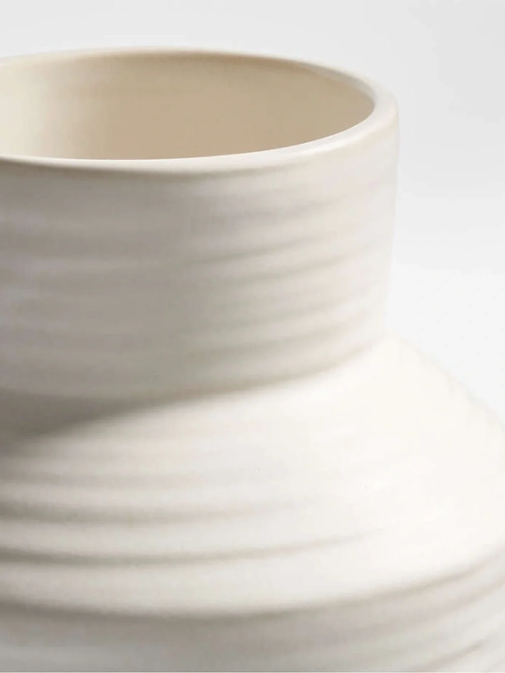 Crate&Barrel Cadeau Large White Stoneware Flower Vase 10